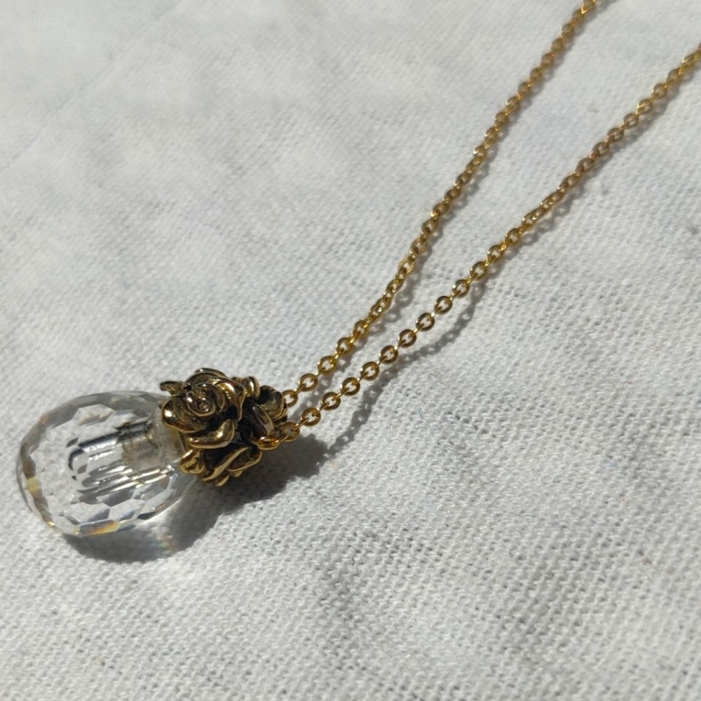 Avon gold chain acrylic tear drop necklace